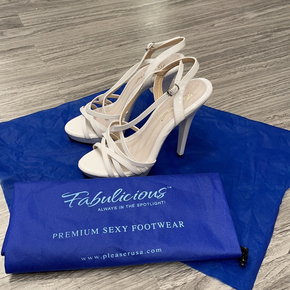 Fabulicious wht heels sz 8 NIPackaging!!